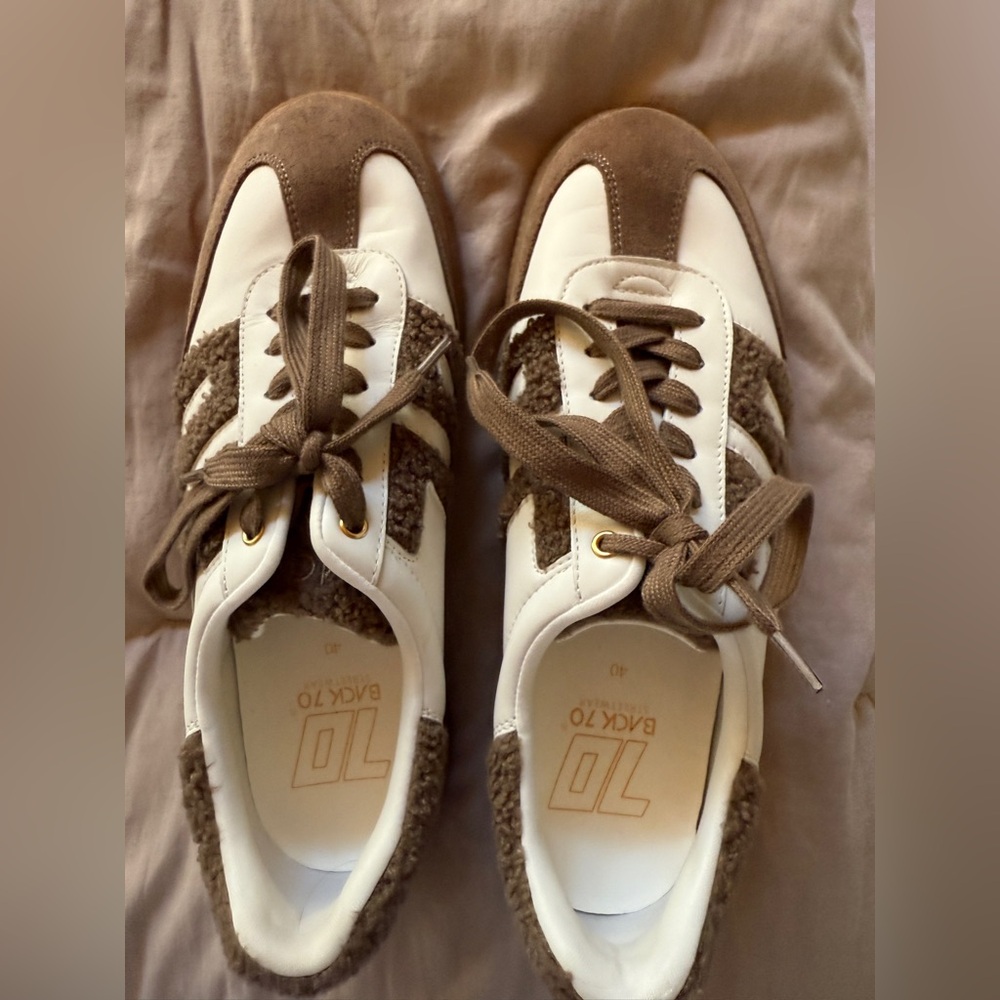 Back 70 Cloud. Leather with Brown soft shearling like fabric and brown laces